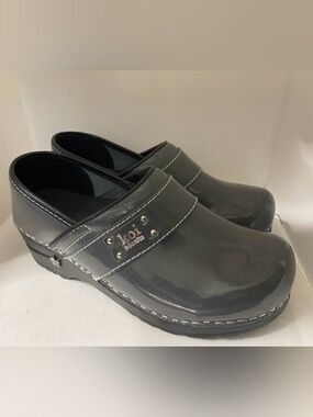 Koi Sanita Gray Clog Professional Nursing Shoes Size 5.5-6 Women